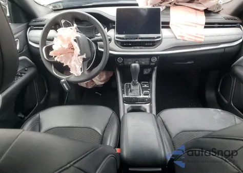 2024 Jeep Compass Latitude из США, поврежденный, VIN 3C4NJDBNXRT101047